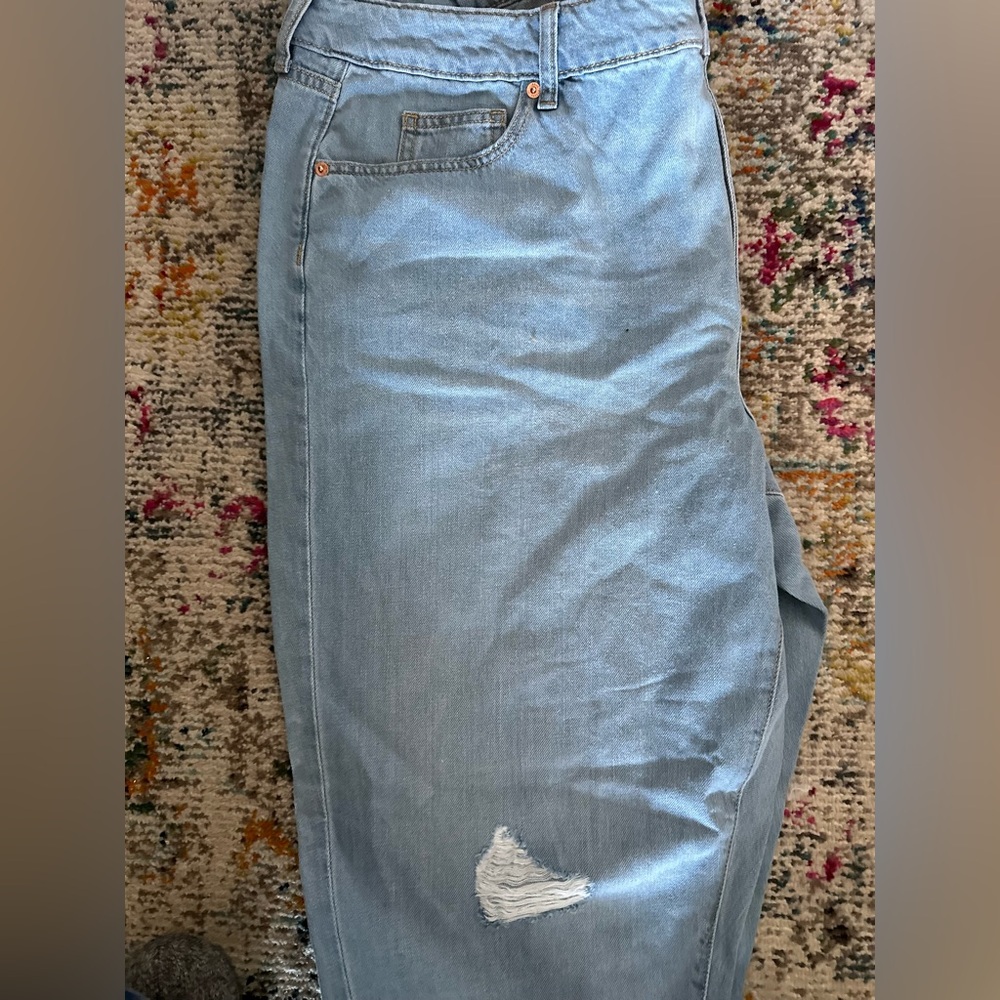 Universal Thread Light Wash Boyfriend Jeans With Cuff - NWT - 17R (Fits 14/16) - Picture 2 of 9